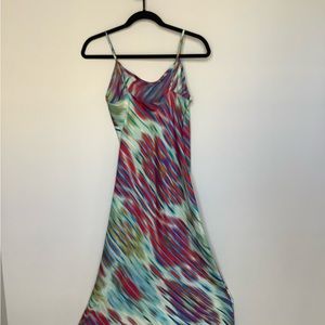 Natori chemise w diagonal multi color. Gentle U neck.